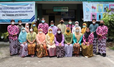 Kirab Budaya SMK Tamansiswa Jetis dalam Memperingati HUT Yogyakarta ke-269