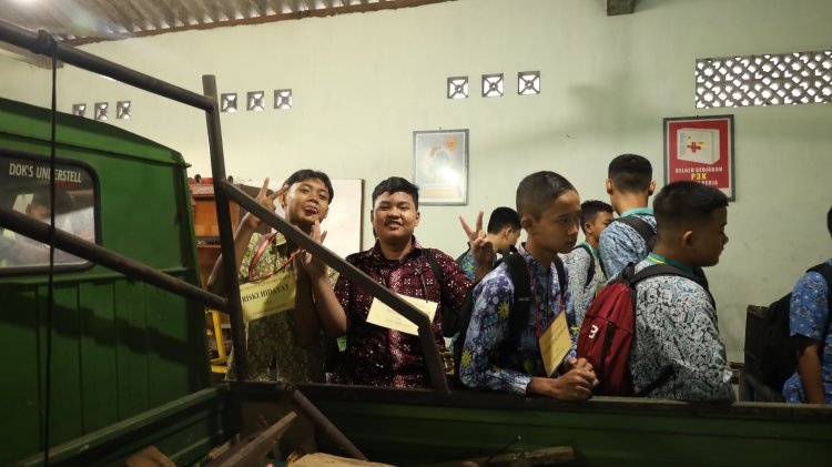 Siswa baru MPLS belajar etos kerja di Bengkel Bintaran